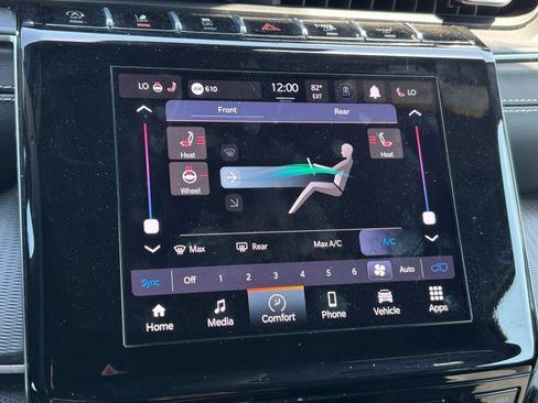 Used 2024 Jeep Grand Cherokee L Laredo image 7