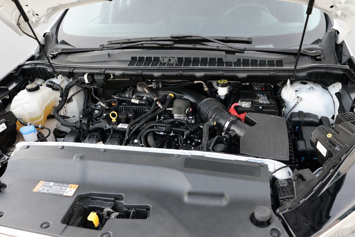 Used 2020 Ford Edge SE FWD image 41
