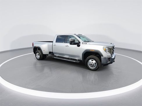 Used 2022 GMC Sierra 3500 SLT w/ SLT Convenience Package image 2