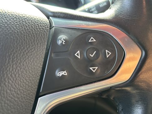 Used 2022 Chevrolet Traverse LT FWD image 27
