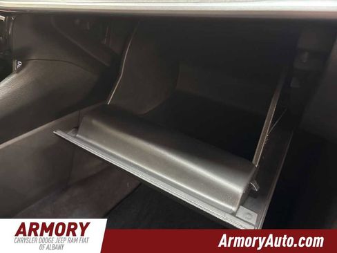 Used 2025 Jeep Compass Limited image 38