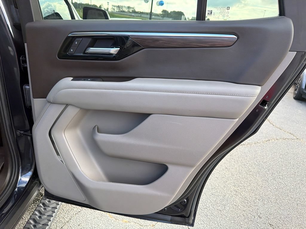 Used 2025 Chevrolet Tahoe Z71 w/ Sun And Tow Package AWD/4WD image 16