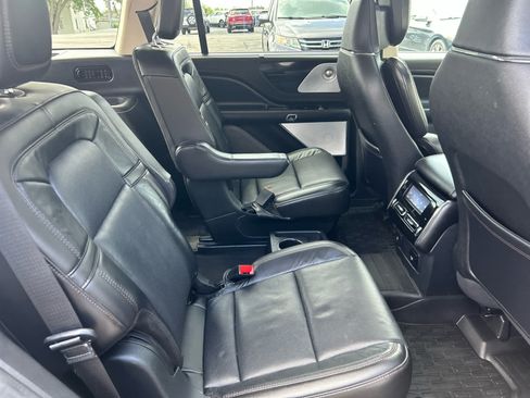 Used 2022 Lincoln Aviator Grand Touring w/ Equipment Group 301A AWD/4WD image 30