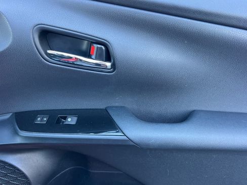 Used 2017 Toyota Prius Three FWD image 18