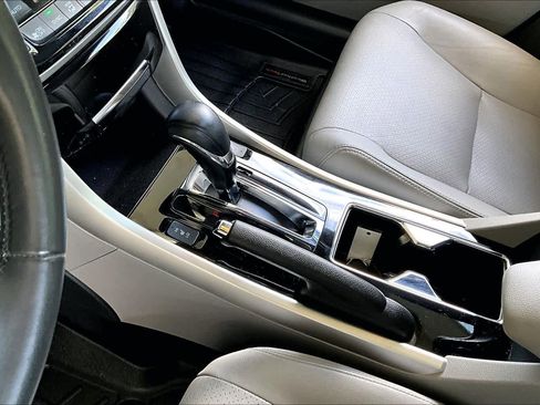Used 2017 Honda Accord EX-L image 17