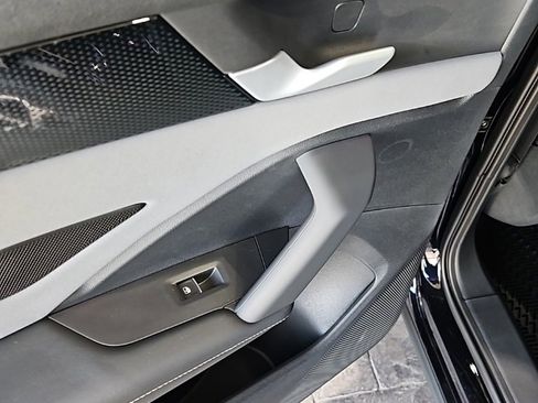 New 2025 Volkswagen Tiguan SE image 22