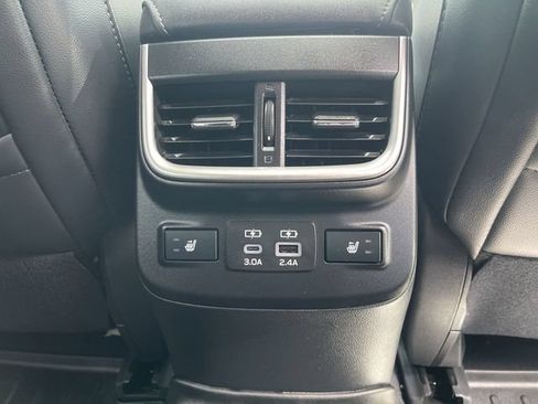 Used 2025 Subaru Outback Limited AWD/4WD image 23