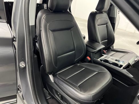 Used 2024 Ford Explorer XLT w/ Equipment Group 202A image 24