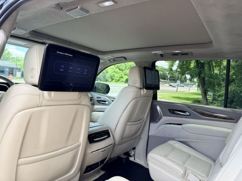 Used 2021 Cadillac Escalade ESV Sport Platinum AWD/4WD image 16