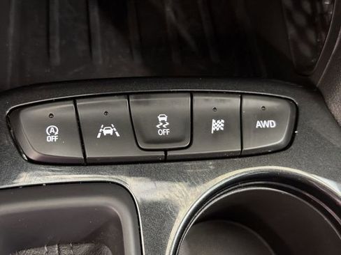 Used 2025 Chevrolet TrailBlazer LT AWD/4WD image 26