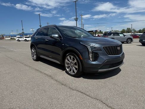 Used 2021 Cadillac XT4 Premium Luxury FWD image 1