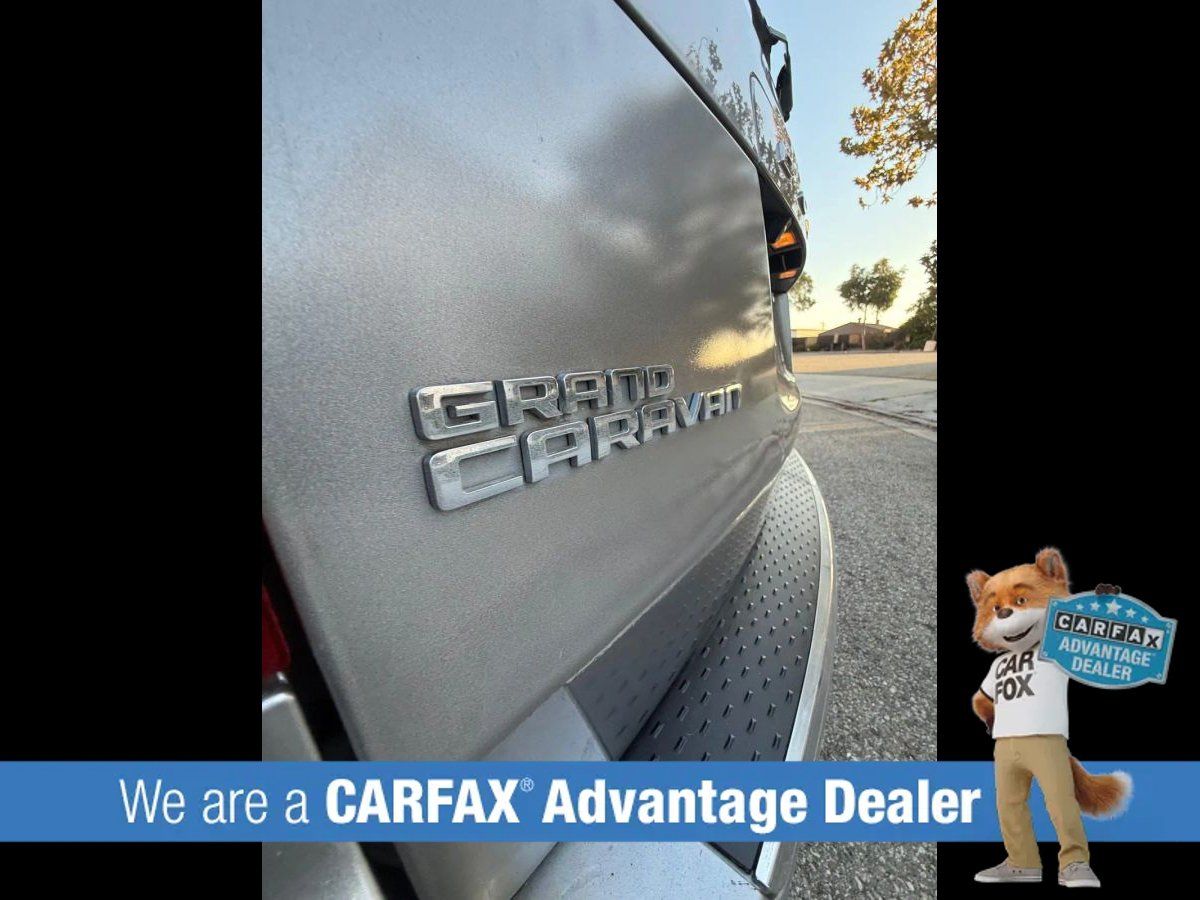 Used 2018 Dodge Grand Caravan SXT FWD image 18