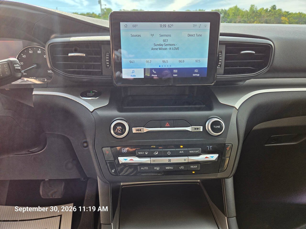 Used 2020 Ford Explorer XLT w/ Comfort Package AWD/4WD image 11