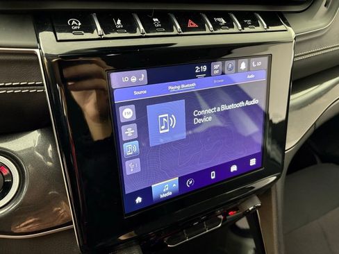 Used 2022 Jeep Grand Cherokee L Laredo w/ Luxury Tech Group I AWD/4WD image 27