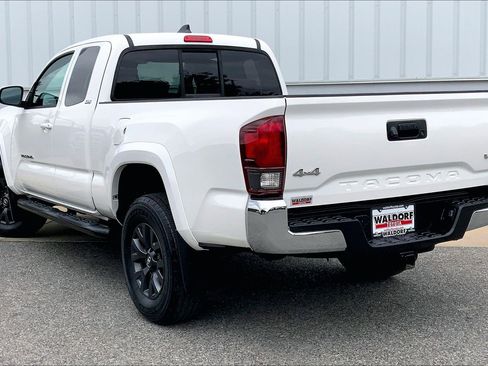 Used 2020 Toyota Tacoma SR5 AWD/4WD image 15