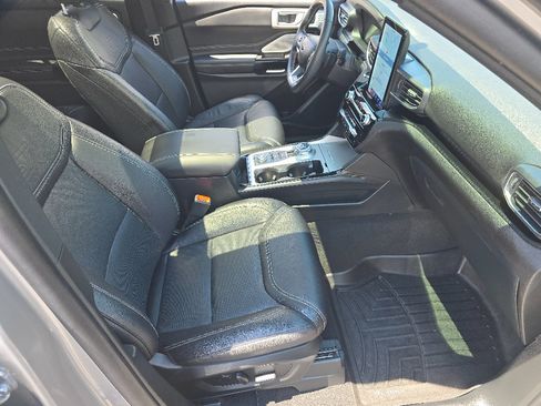 Used 2023 Ford Explorer ST w/ Equipment Group 401A AWD/4WD image 21