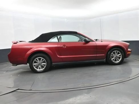 Used 2005 Ford Mustang Premium RWD image 4