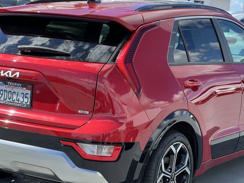 Certified 2023 Kia Niro EX Touring image 8