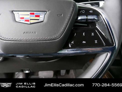 Used 2026 Cadillac Escalade ESV Platinum Sport AWD/4WD image 11