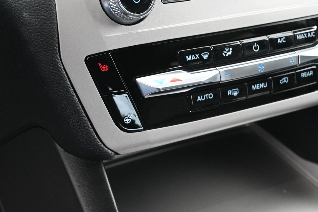 Used 2024 Ford Explorer XLT w/ Equipment Group 202A AWD/4WD image 25