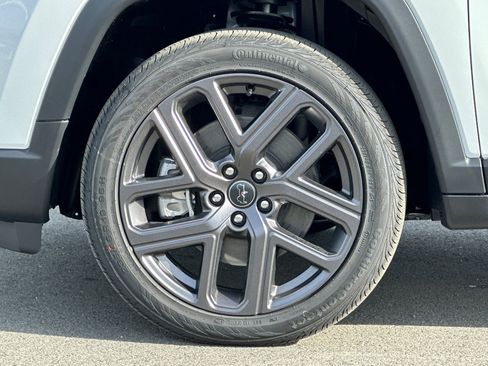 New 2026 Jeep Compass Latitude AWD/4WD image 32