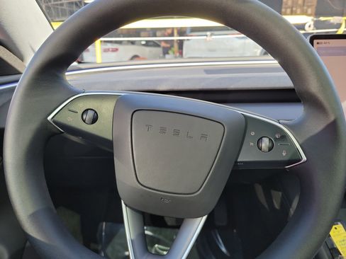 Used 2025 Tesla Model 3 Long Range image 17
