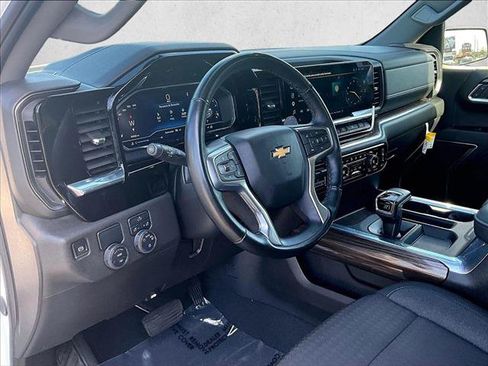 Used 2025 Chevrolet Silverado 1500 LT RWD image 14