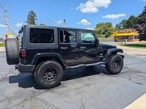 Used 2015 Jeep Wrangler Unlimited Sahara w/ Connectivity Group AWD/4WD image 6