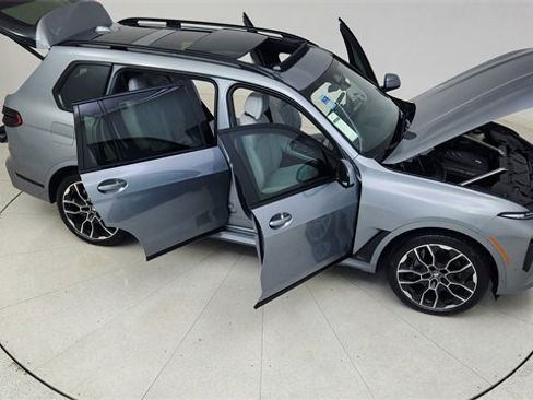 Used 2023 BMW X7 xDrive40i w/ M Sport Package image 91
