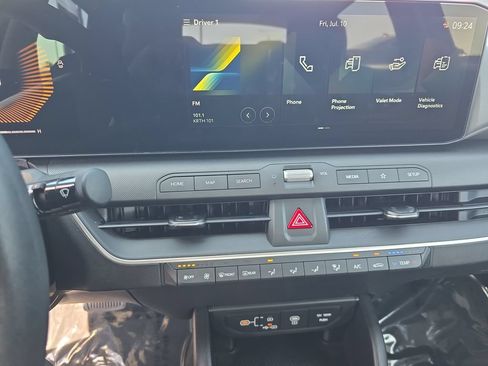 Used 2025 Kia K4 FWD image 17