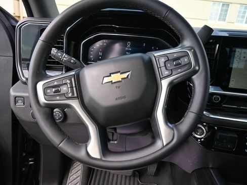 Used 2024 Chevrolet Silverado 2500 LTZ w/ LTZ Convenience Package image 12