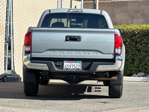 Used 2020 Toyota Tacoma SR5 RWD image 5