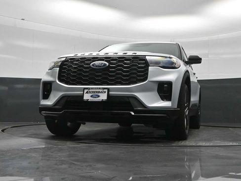 New 2026 Ford Explorer ST-Line w/ ST-Line Street Pack AWD/4WD image 29