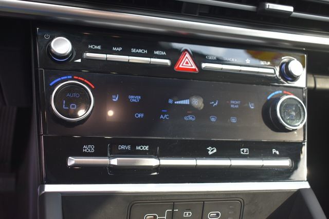 Used 2024 Hyundai Santa Fe SEL FWD image 27