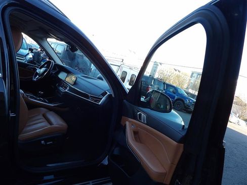 Used 2021 BMW X7 xDrive40i w/ Parking Assistance Package image 15