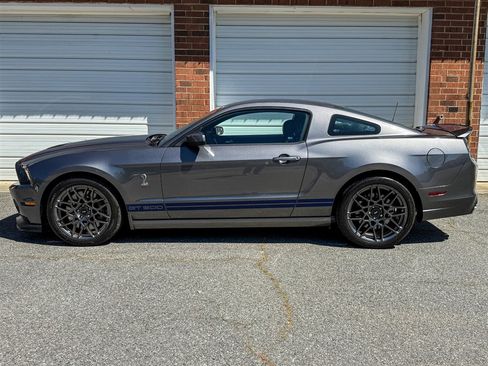 Used 2014 Ford Mustang Shelby GT500 w/ Equipment Group 821A RWD image 17