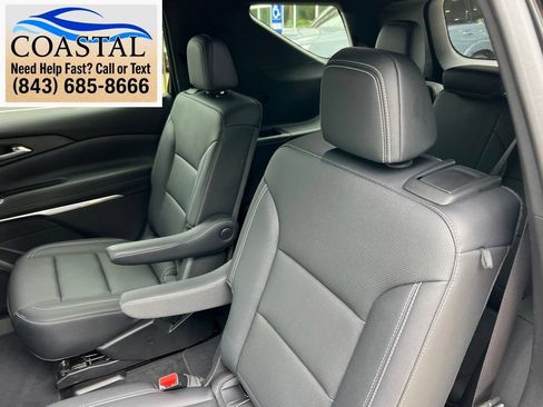 Used 2025 Chevrolet Traverse LT AWD/4WD image 17