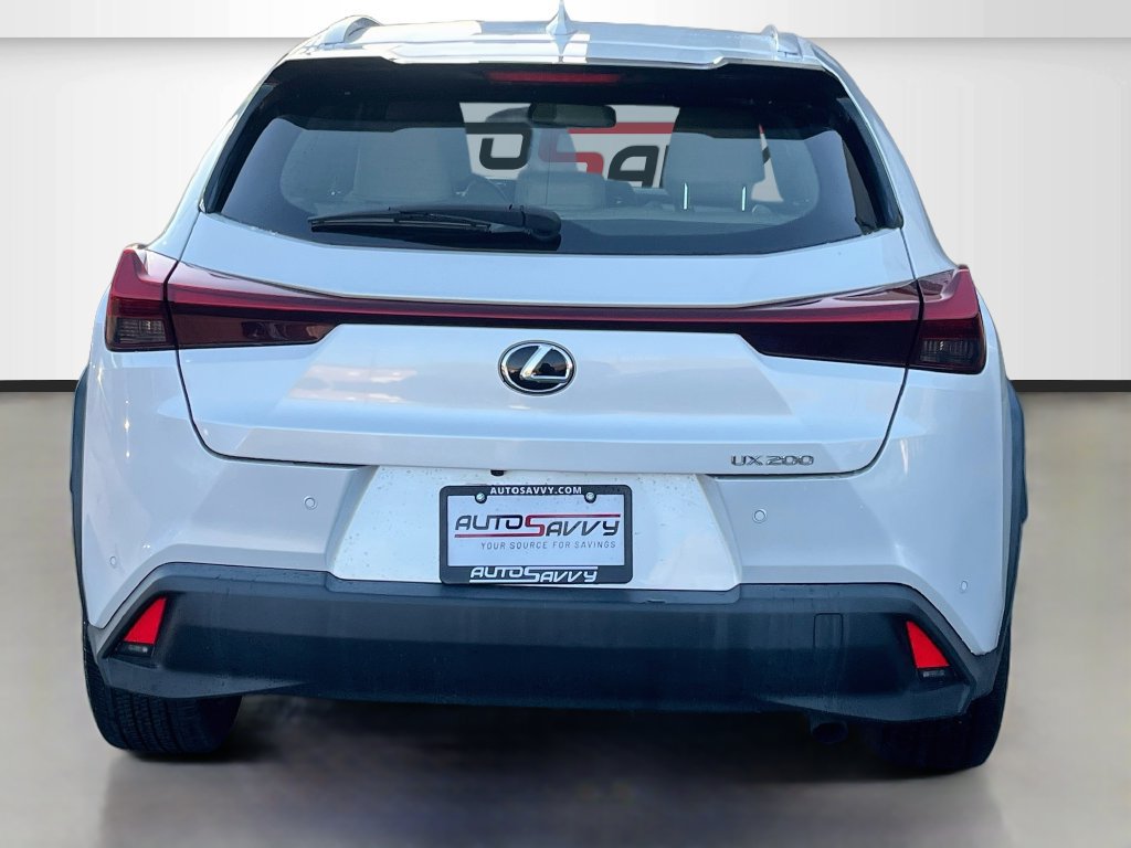 Used 2022 Lexus UX 200 w/ Accessory Package (Z1) FWD image 6