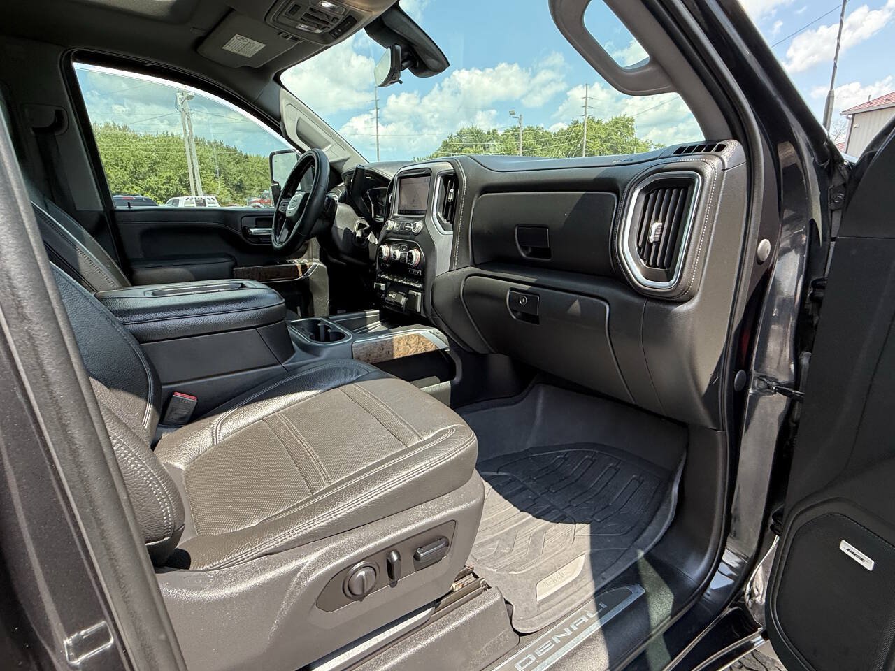 Used 2020 GMC Sierra 2500 Denali w/ Denali Ultimate Package AWD/4WD image 32