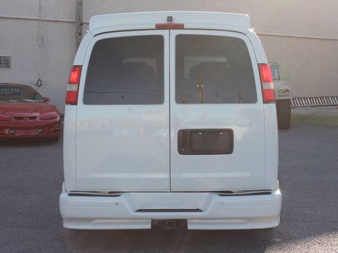 Used 2006 Chevrolet Express 1500 RWD image 7