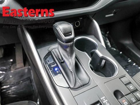 Used 2023 Toyota Highlander LE image 13