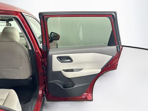 Used 2025 Nissan Rogue SV AWD/4WD image 31