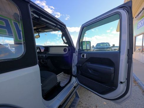 Used 2024 Jeep Wrangler Sport image 11