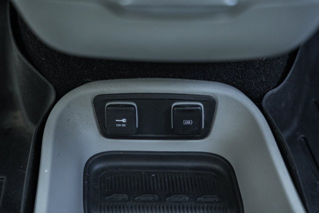 Used 2019 Chrysler Pacifica Limited FWD image 36