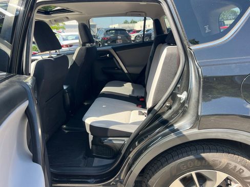 Used 2017 Toyota RAV4 XLE w/ Convenience Package AWD/4WD image 32
