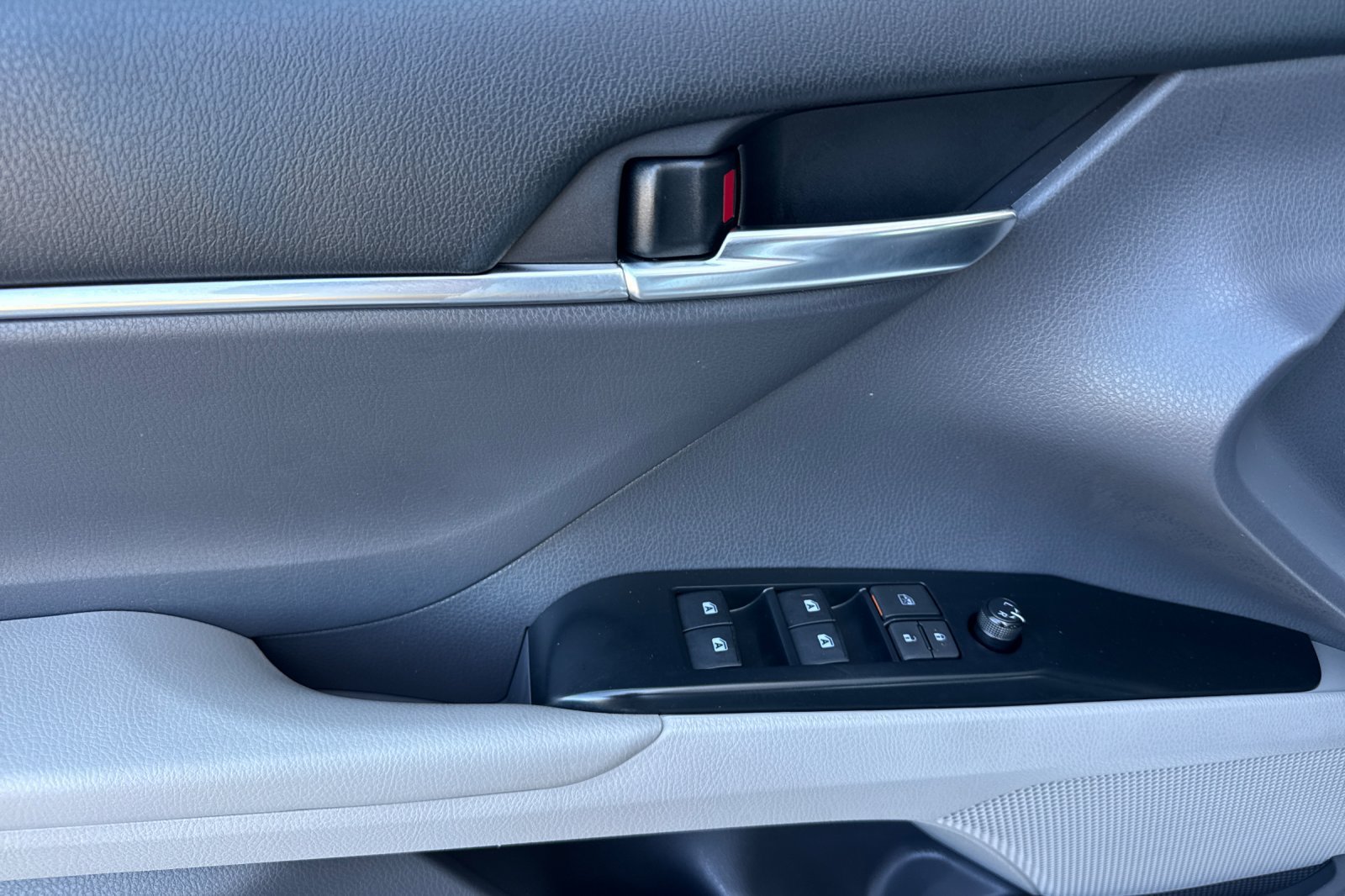 Certified 2019 Toyota Camry SE w/ Convenience Package FWD image 17