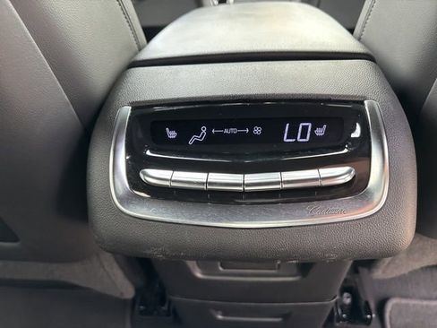 Used 2022 Cadillac XT6 Premium Luxury image 19