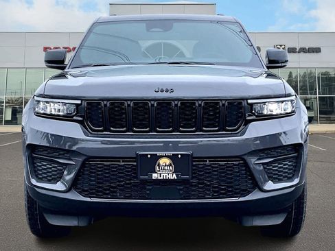 New 2025 Jeep Grand Cherokee Altitude image 6