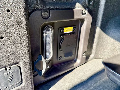 Certified 2025 Ford Maverick Tremor image 17