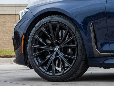 Used 2022 BMW 750i xDrive w/ Executive Package image 9